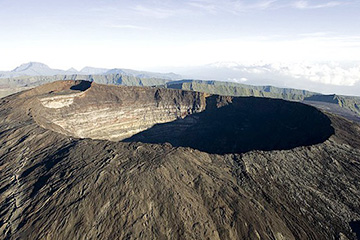 留尼汪羅蘭加洛斯機(jī)場三字代碼(RUN),羅蘭加洛斯機(jī)場(Roland Garros Airport)四字碼,留尼汪機(jī)場三字碼查詢